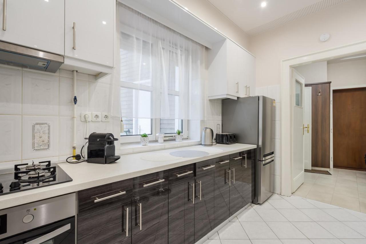 Bpr Ethereal Panoramic Suite With A/C & Balcony Budapest Exterior foto