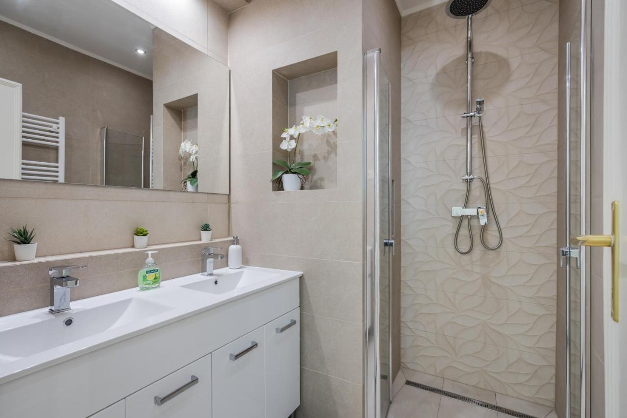 Bpr Ethereal Panoramic Suite With A/C & Balcony Budapest Exterior foto